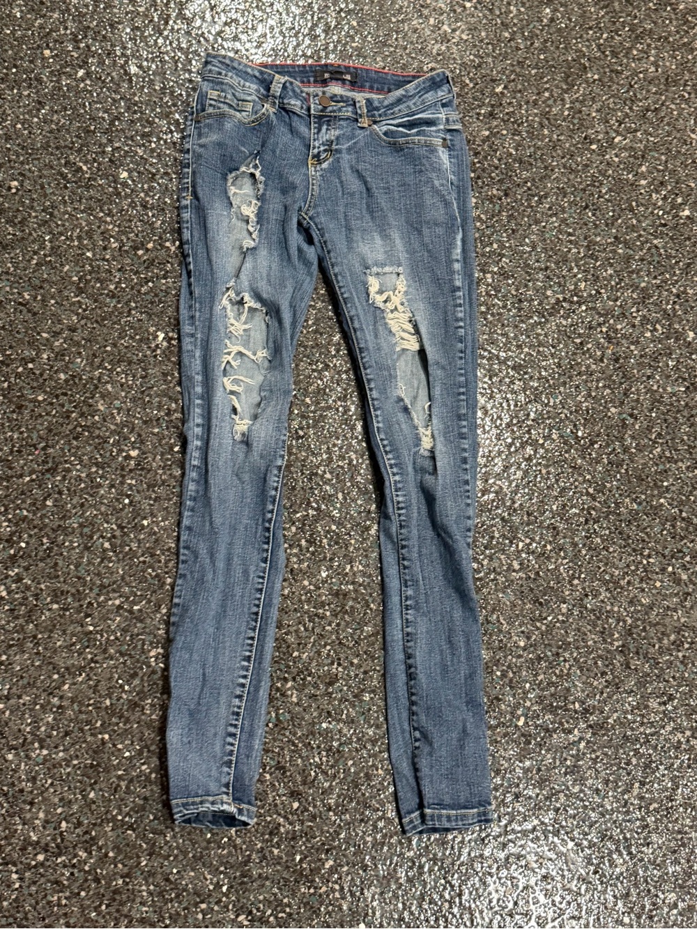 Forever 21 distressed ripped size 25 women’s Skinny jeans